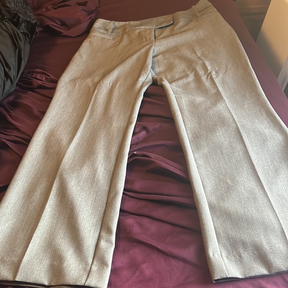 Light grey slacks size 10P - Picture 2 of 3